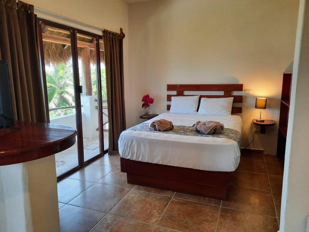 Porto Coral Hotel & Suites Chetumal Bagian luar foto