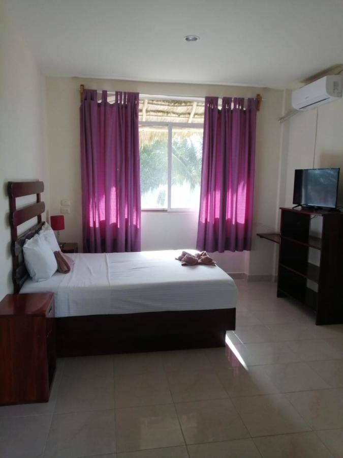 Porto Coral Hotel & Suites Chetumal Bagian luar foto