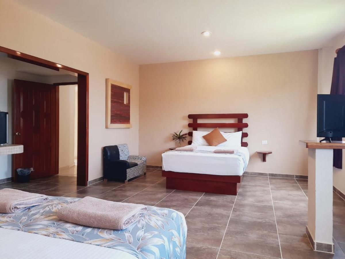 Porto Coral Hotel & Suites Chetumal Bagian luar foto